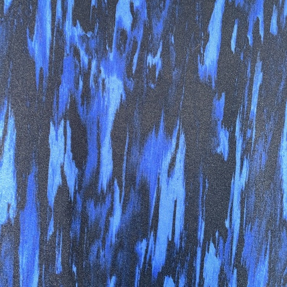 Lululemon Electric Blue Razor Back Top-8 - Picture 2 of 4